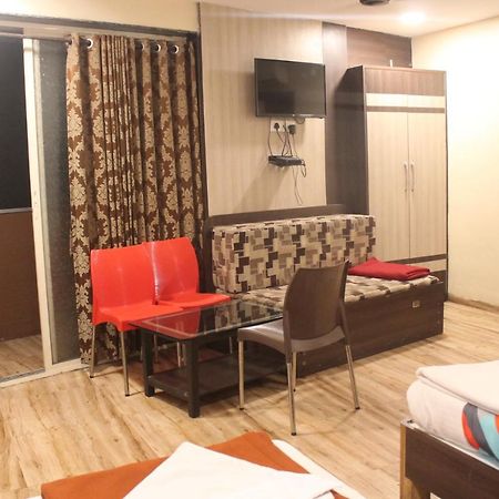 ホテルMukesh Residency プネ エクステリア 写真
