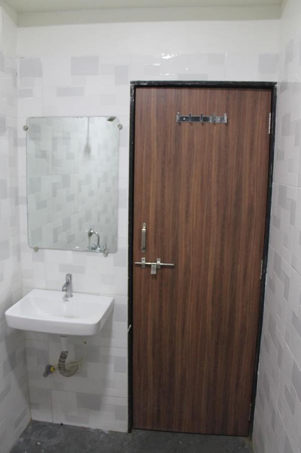 ホテルMukesh Residency プネ エクステリア 写真