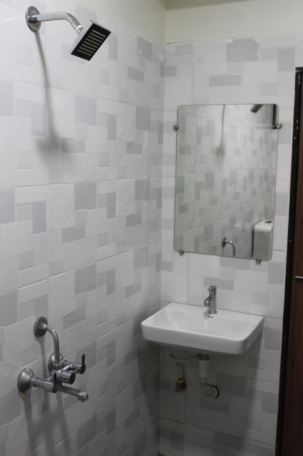 ホテルMukesh Residency プネ エクステリア 写真