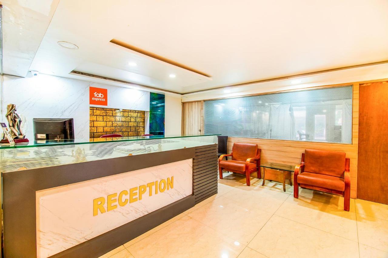 ホテルMukesh Residency プネ エクステリア 写真