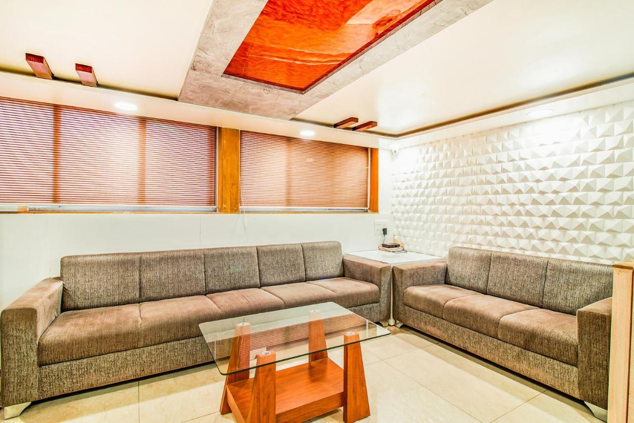 ホテルMukesh Residency プネ エクステリア 写真